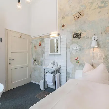 Konukevi Hotel-pension Am Siegestor