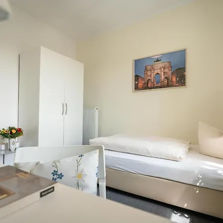 Hotel-pension Am Siegestor 3* Munique