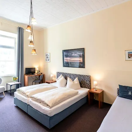 بيت ضيافة Hotel-pension Am Siegestor