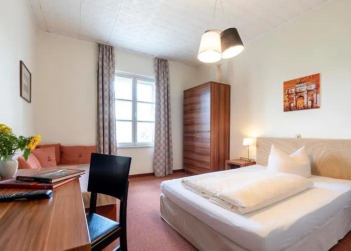 Hotel-pension Am Siegestor 3*