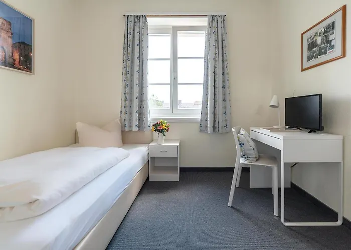Hotel-pension Am Siegestor Gasthof 3*
