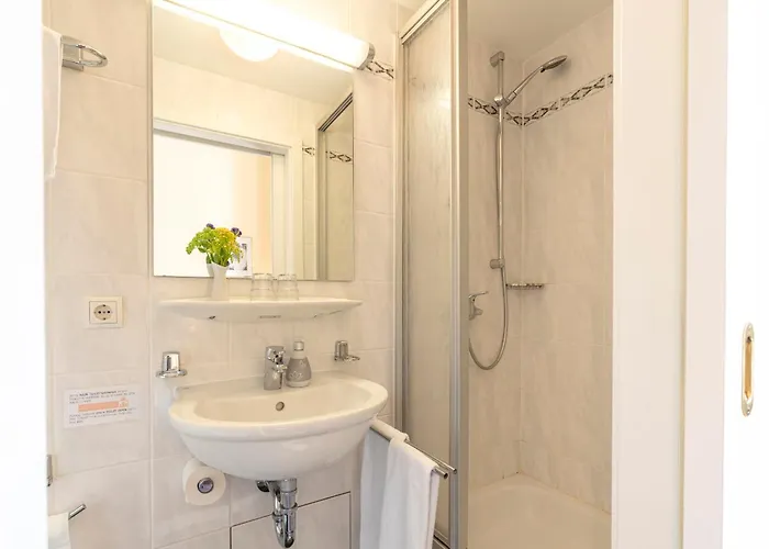 Hotel-pension Am Siegestor 3* München