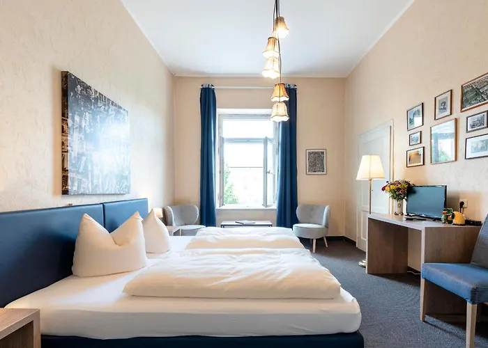 Hotel-pension Am Siegestor 3* München