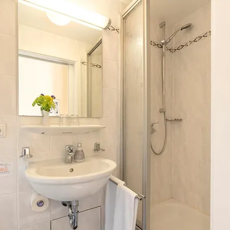 Hotel-pension Am Siegestor 3* ميونيخ