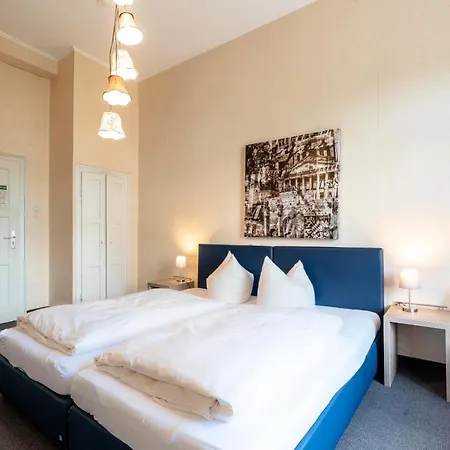 بيت ضيافة Hotel-pension Am Siegestor ميونيخ