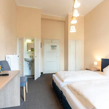 بيت ضيافة Hotel-pension Am Siegestor